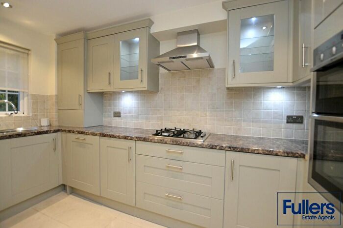 1 Bedroom Flat For Sale In Cunard Crescent, London, N21