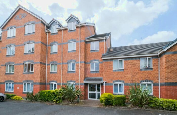 2 Bedroom Apartment To Rent In Knightswood Court, L18
