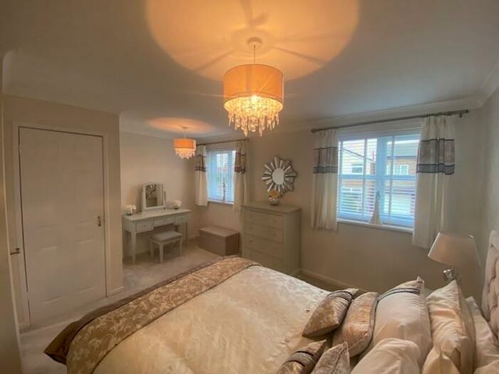 4 Bedroom Detached House For Sale In Lindisfarne Road, Ashton-under-Lyne, OL7