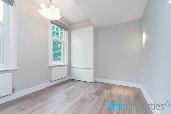 2 Bedroom Apartment To Rent In Westbere Road, London, NW2