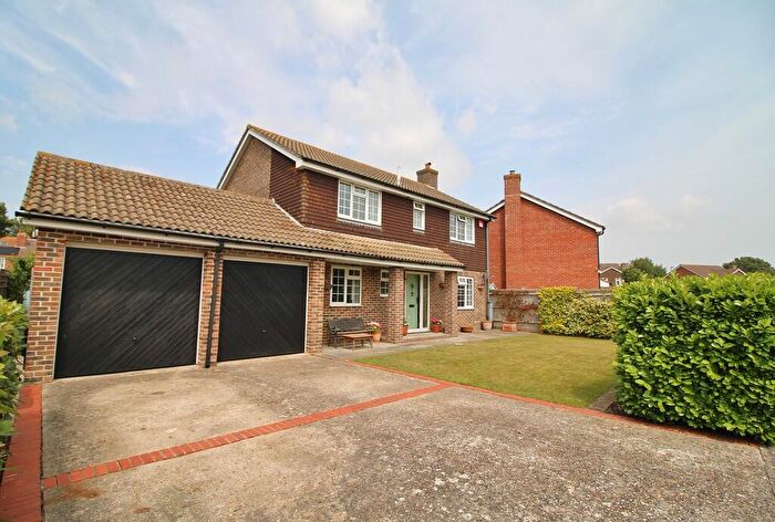 4 Bedroom Detached House For Sale In Meadow Close, Hayling Island, PO11