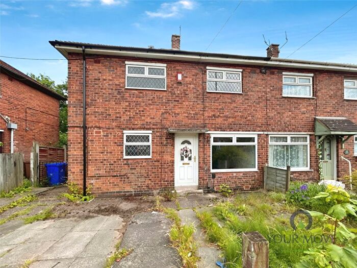 3 Bedroom Semi-Detached House For Sale In Finstock Avenue, Blurton, Stoke On Trent, Staffordshire, ST3