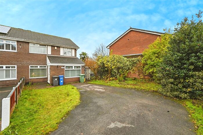 3 Bedroom Semi-Detached House For Sale In Shetland Close, Widnes, Cheshire, WA8