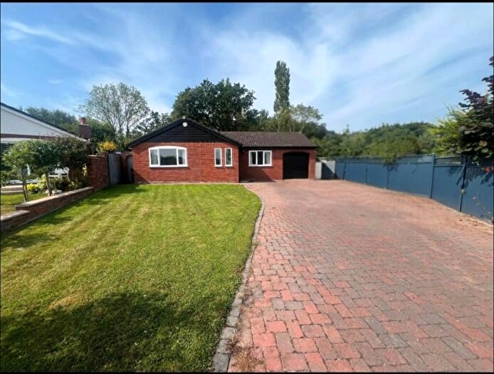 2 Bedroom Detached Bungalow To Rent In , LL16