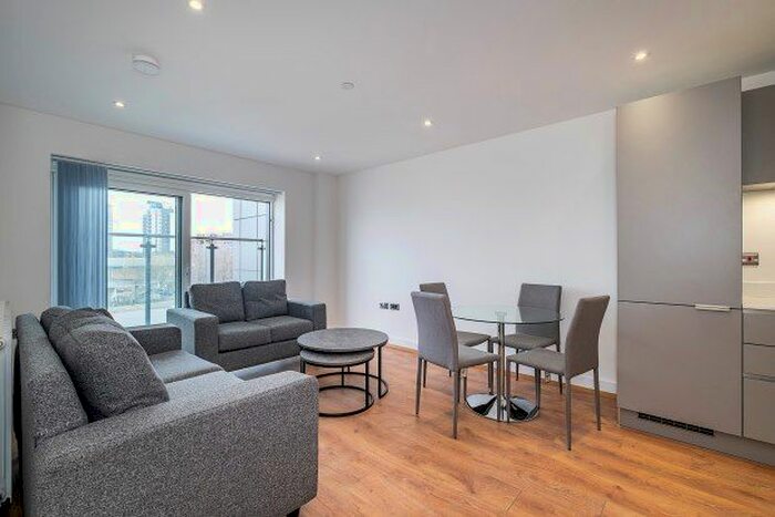 2 Bedroom Flat To Rent In Mast Quay, London, SE18