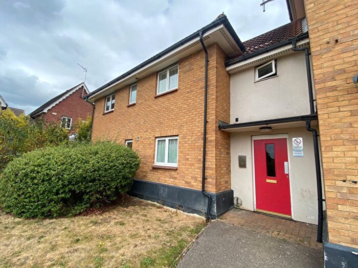 2 Bedroom Flat To Rent In Buntingbridge Road, Ilford, IG2