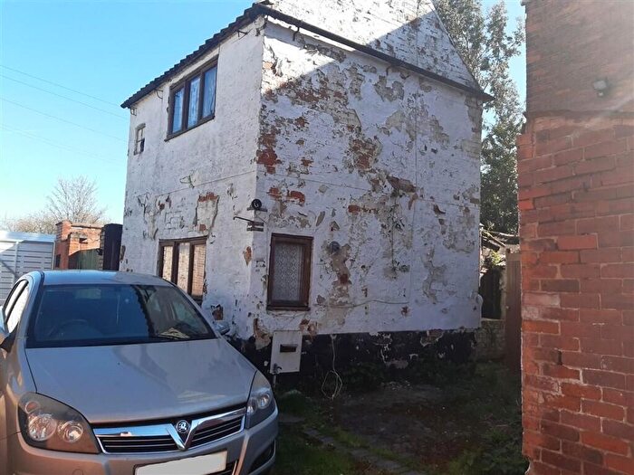 2 Bedroom Cottage For Sale In Grove Street, Retford, DN22