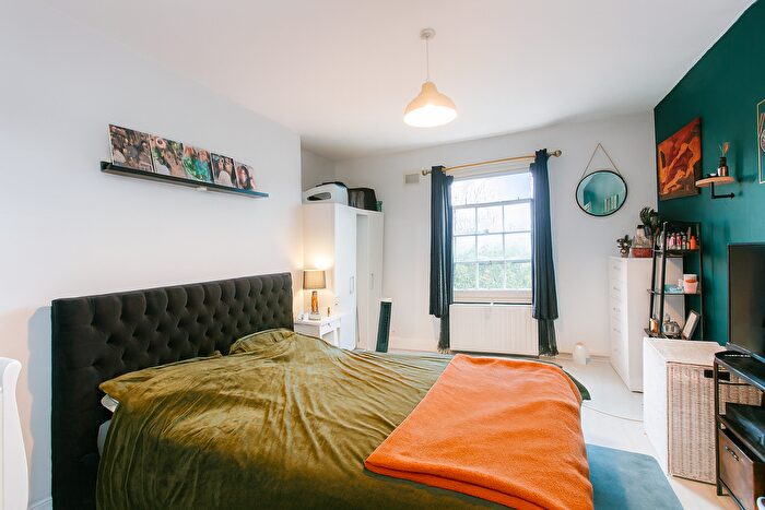 2 Bedroom Flat To Rent In Longton Grove, London, SE26