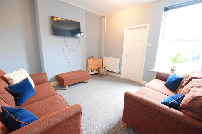 4 Bedroom Terraced House To Rent In Nelthorpe Street - Student House - /, LN5