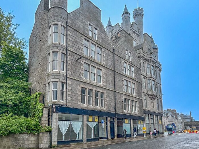 2 Bedroom Flat To Rent In Justice Street, City Centre, Aberdeen, AB11