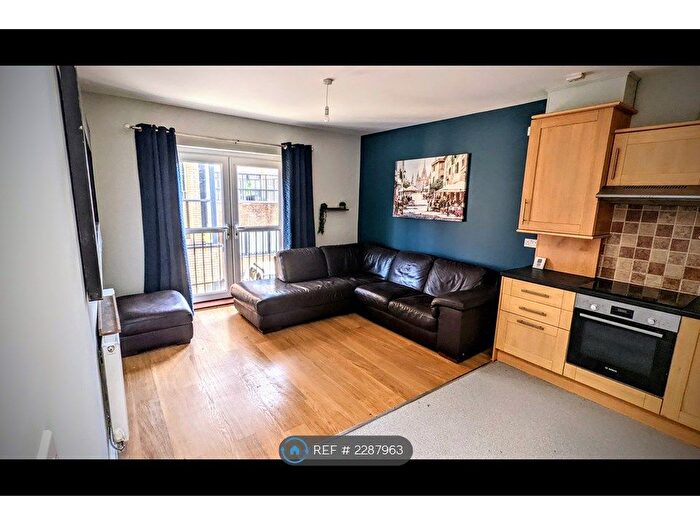 1 Bedroom Flat To Rent In Page Lane, Swansea, SA1