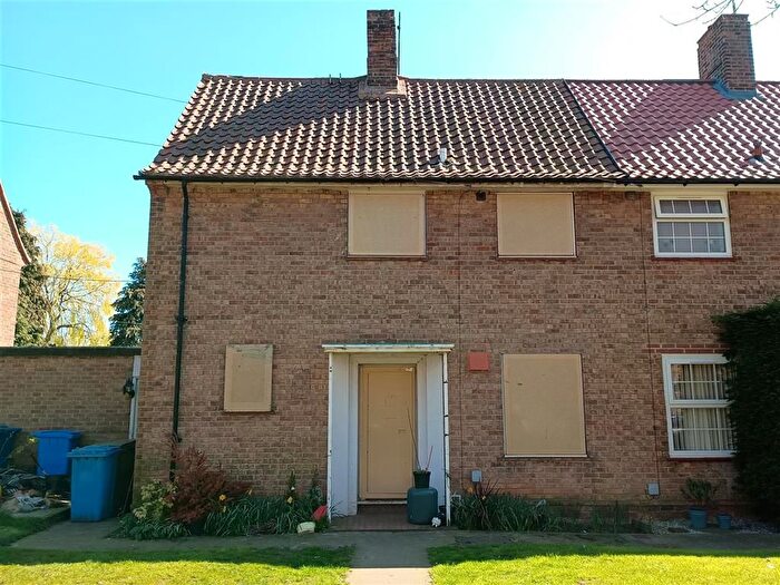 2 Bedroom Semi-Detached House For Sale In Thornton Road, Bridlington, YO16