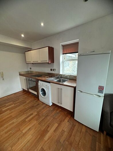 1 Bedroom Flat To Rent In Saltaire Road, Shipley, BD18