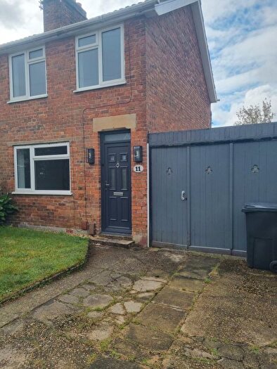 3 Bedroom Semi-Detached House To Rent In Broadstone, BH18