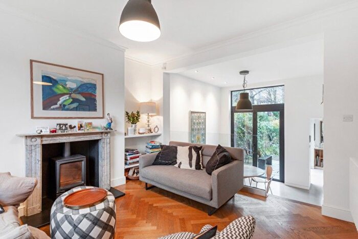 4 Bedroom Property To Rent In Hackford Road, London, SW9