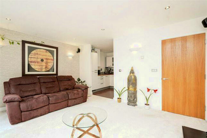 2 Bedroom Flat To Rent In -bedroom -bathroom Oceanis S (Royal Victoria), London, E16