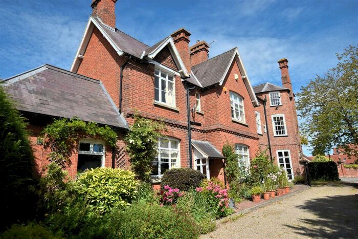4 Bedroom Semi-Detached House For Sale In High Street, Overton, Wrexham, LL13