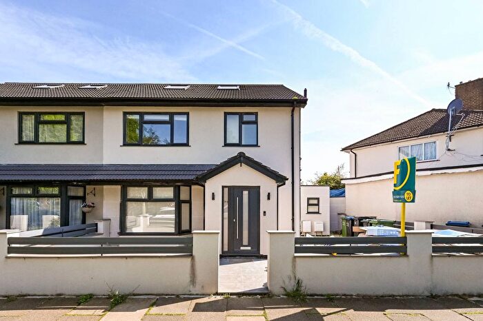 Studio To Rent In Windsor Avenue, New Malden, KT3