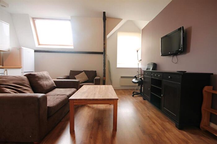 3 Bedroom Apartment To Rent In St Andrews Street, City Centre, NE1