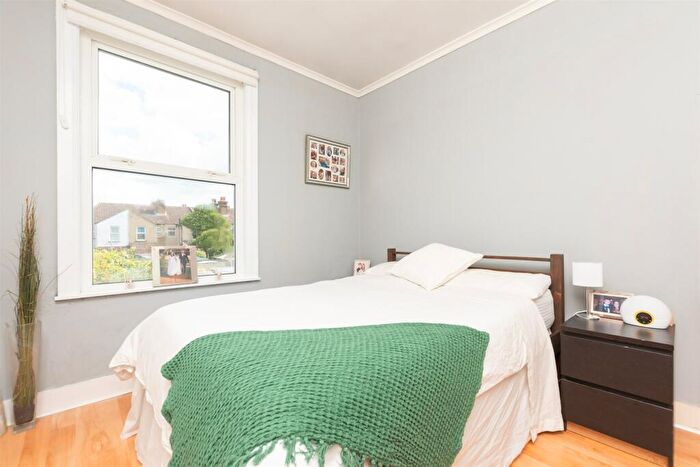 3 Bedroom Terraced House For Sale In Brook Road, Northfleet, Gravesend, Kent, DA11