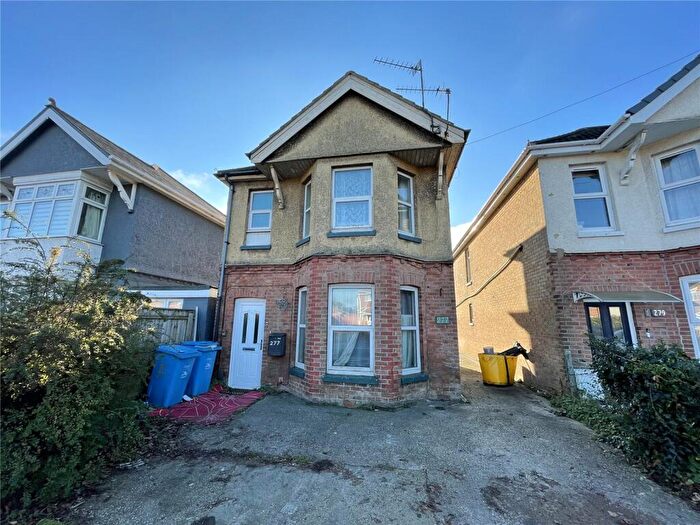 3 Bedroom Apartment To Rent In Wallisdown Road, Poole, BH12