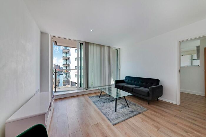 2 Bedroom Apartment For Sale In Ebb Court, London, E16