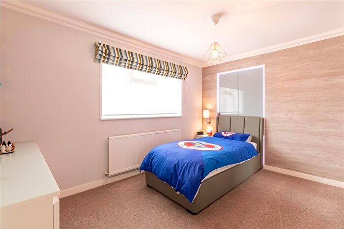4 Bedroom Detached House For Sale In Speen Place, Speen, Newbury, Berkshire, RG14