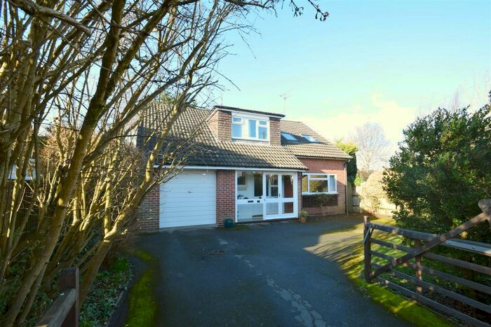 4 Bedroom Detached House To Rent In Ilkley Road, Caversham Heights, Reading, RG4