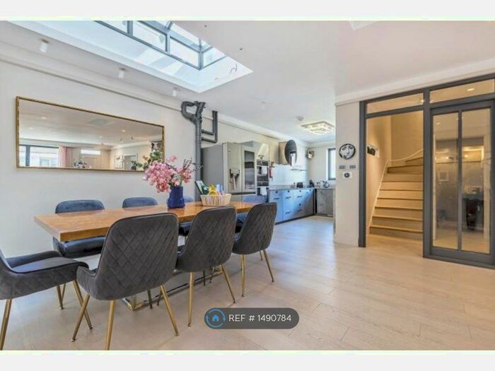 4 Bedroom Detached House To Rent In Queens Mews, London, W2