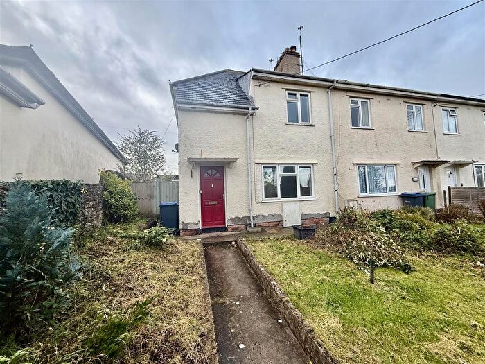 3 Bedroom End Terrace House For Sale In London Road, Chippenham, SN15