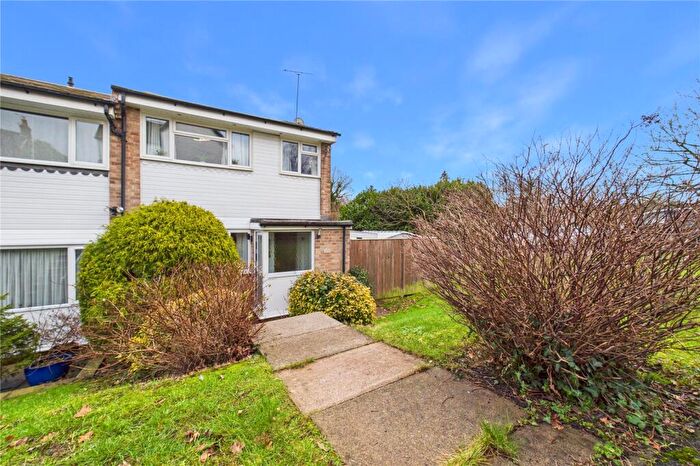 3 Bedroom Semi Detached House For Sale In Pine Ridge Road, Burghfield Common, Reading, Berkshire, RG7