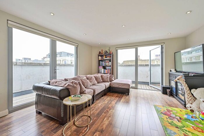 2 Bedroom Flat For Sale In Norroy Road, Putney, London, SW15