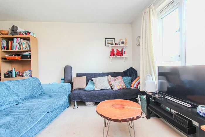 1 Bedroom Flat To Rent In Lacock Close, London, SW19