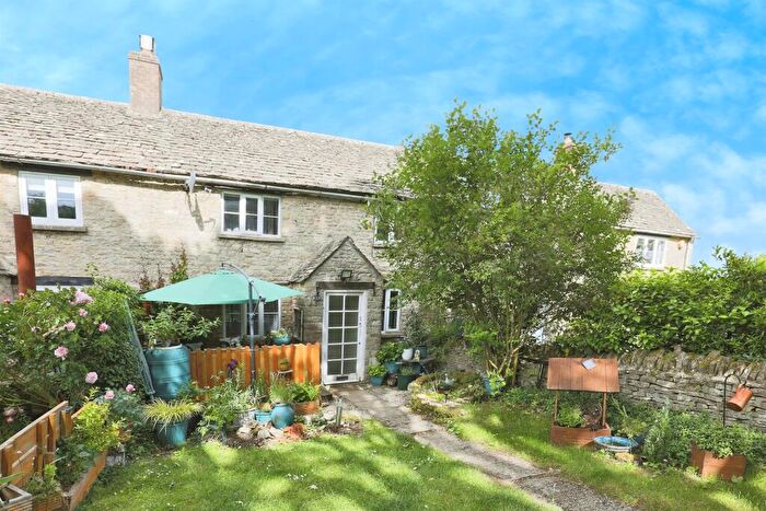 3 Bedroom Cottage For Sale In Witney Road, Finstock, Chipping Norton, OX7