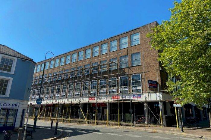 2 Bedroom Flat To Rent In Red Street, Carmarthen, SA31