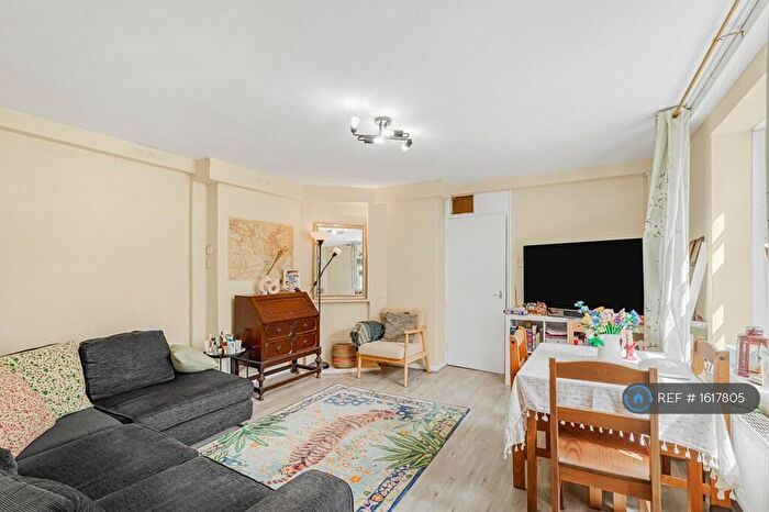 2 Bedroom Flat To Rent In Gosling House, London, E1