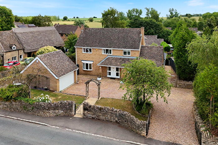 5 Bedroom Detached House For Sale In High Street, Stanion, NN14