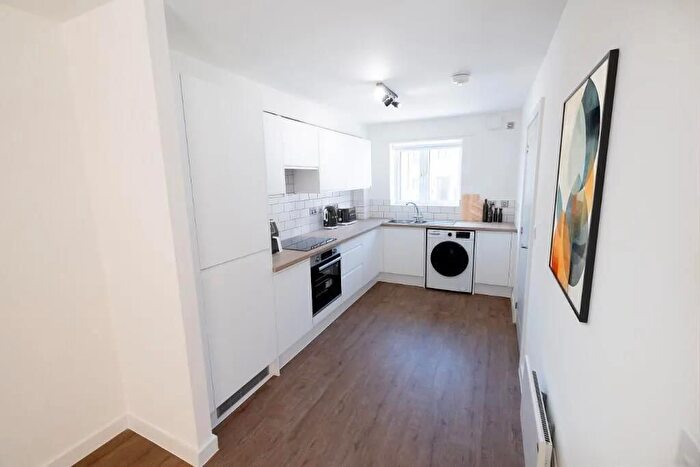2 Bedroom Flat To Rent In Grosvenor Park Rd, Walthamstow, E17