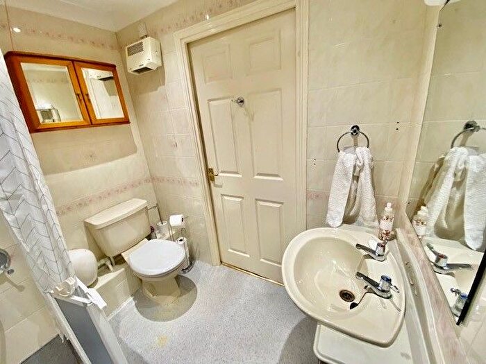 1 Bedroom Flat For Sale In Ashill Road, Birmingham, B45