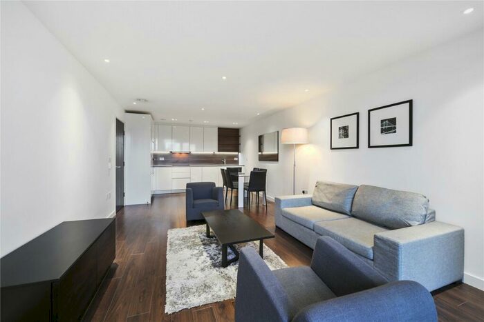 3 Bedroom Apartment To Rent In Devan Grove London, N4