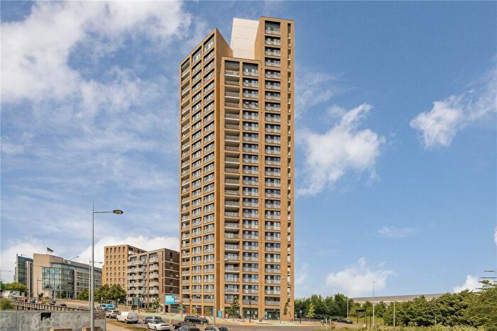 2 Bedroom Apartment To Rent In Lakeside Drive, London, NW10