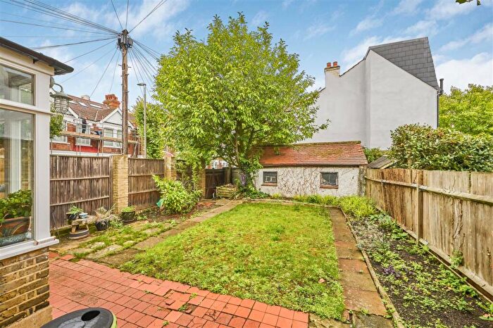 4 Bedroom Semi-Detached House For Sale In Nightingale Lane, SW12