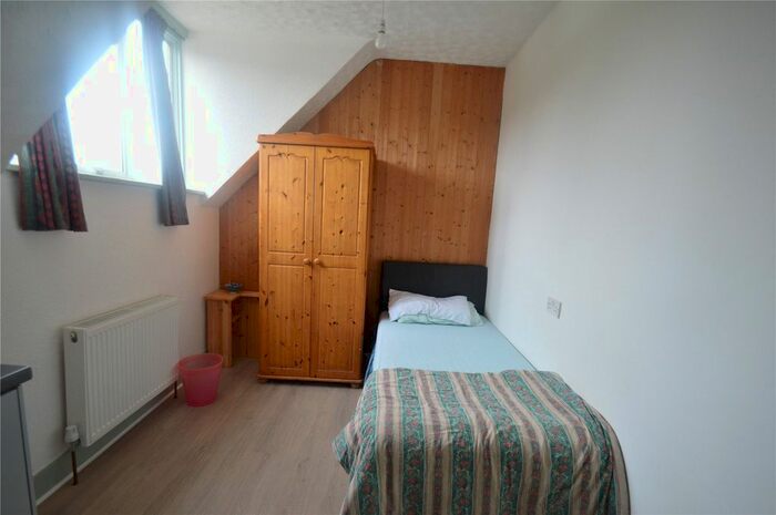 1 Bedroom Property To Rent In Brighton Road, Purley, CR8