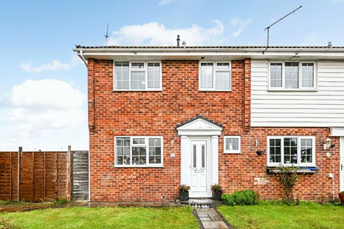 3 Bedroom End Of Terrace House For Sale In Haywards Close, Felpham, Bognor Regis, West Sussex, PO22