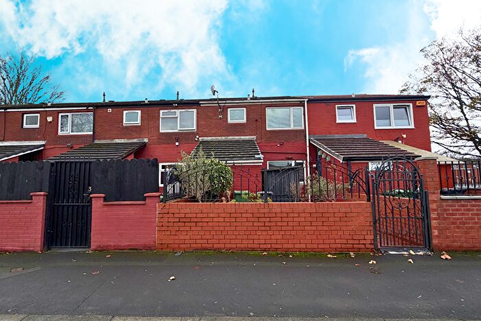 3 Bedroom Terraced House For Sale In Disraeli Gardens, Leeds, LS11