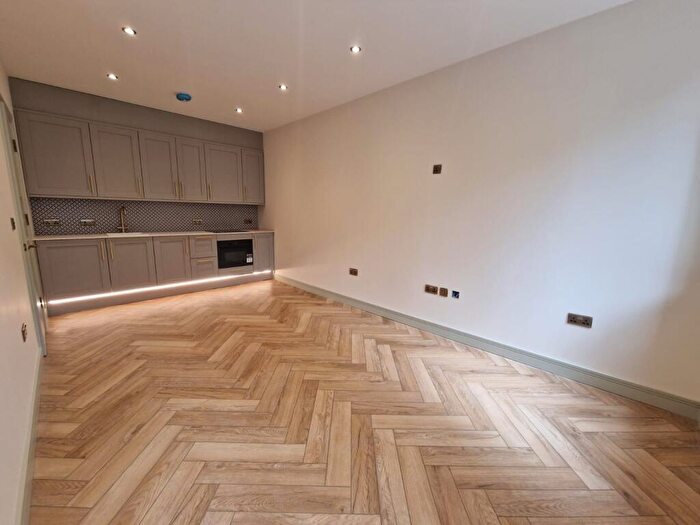 1 Bedroom Apartment To Rent In Davigdor Road, BN3