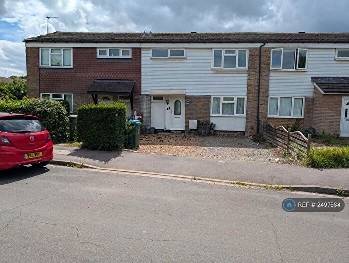 3 Bedroom Terraced House To Rent In Barnard Crescent, Aylesbury, HP21