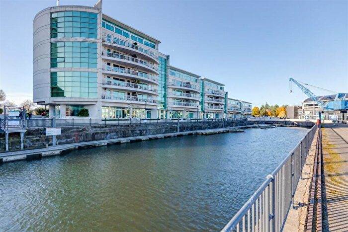 2 Bedroom Apartment For Sale In Sovereign Quay, Cardiff, CF10