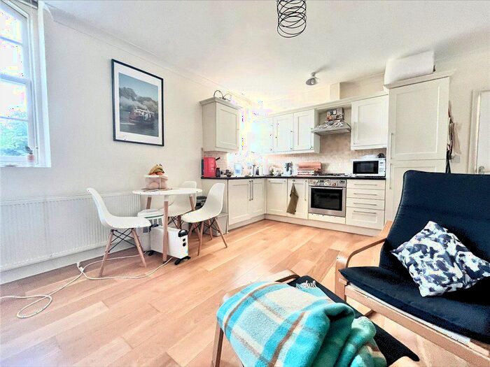 1 Bedroom Flat To Rent In Borough Road, Isleworth, TW7