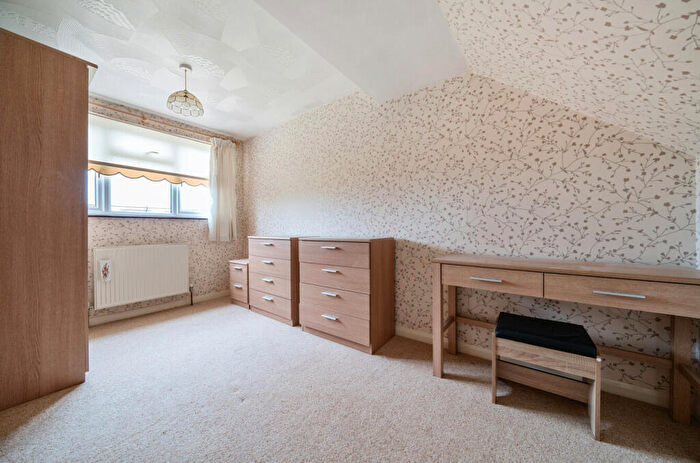 3 Bedroom Bungalow For Sale In Ethelbert Road, Hawley, Dartford, DA2